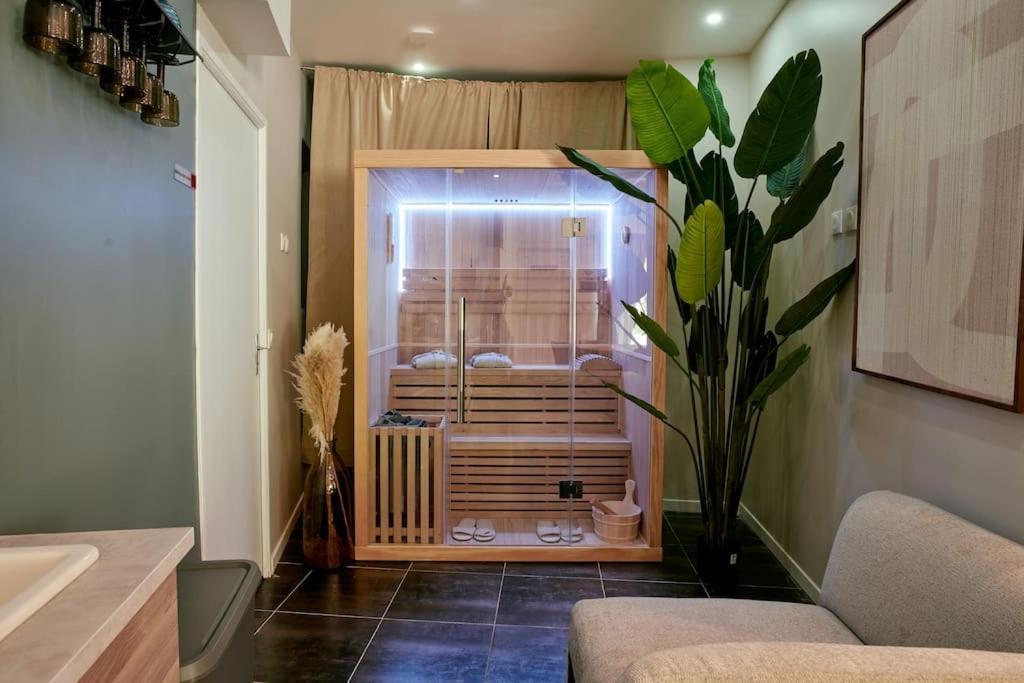 Versailles Jacuzzi - Sauna - Rdc 2 Exterior photo